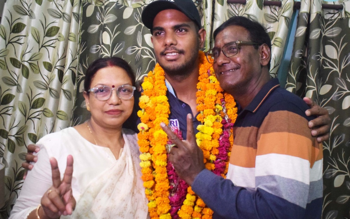 'Kaisa Feel Kar Rahi Ho, Maa?' Yash Dayal's Sweetly Queries Parents After Dream Over Vs CSK